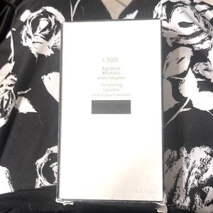 ORIBE Signature Shampoo Daily Indulgence 8.5 Fl oz.